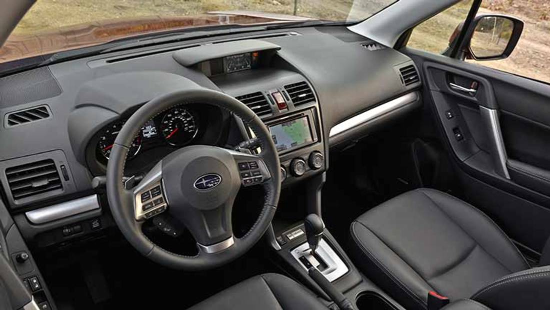 vedere interior Subaru Forester