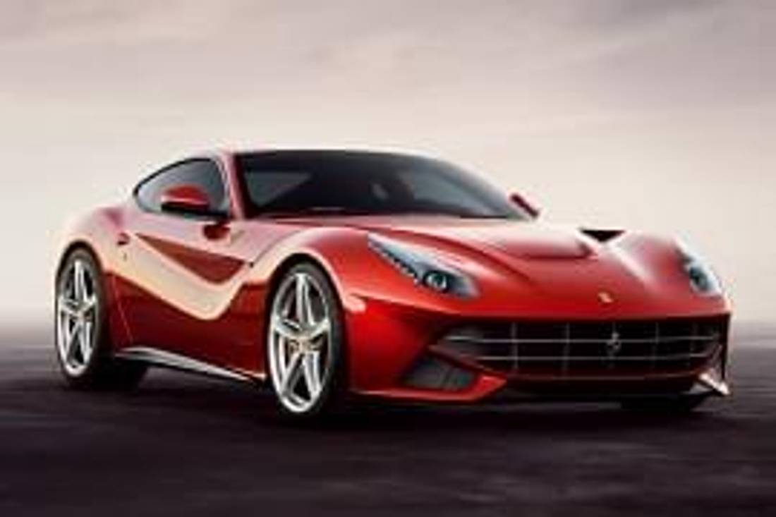 Ferrari F12 Berlinetta privit din faţă