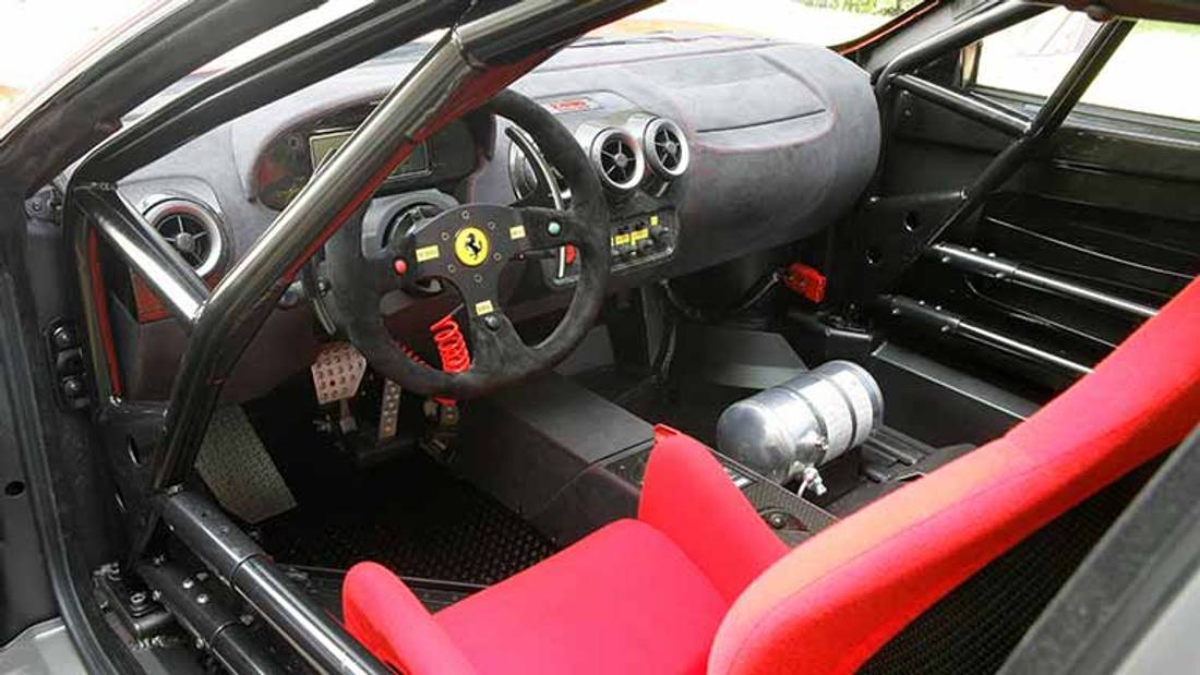 vedere in interiorul Ferrari F430