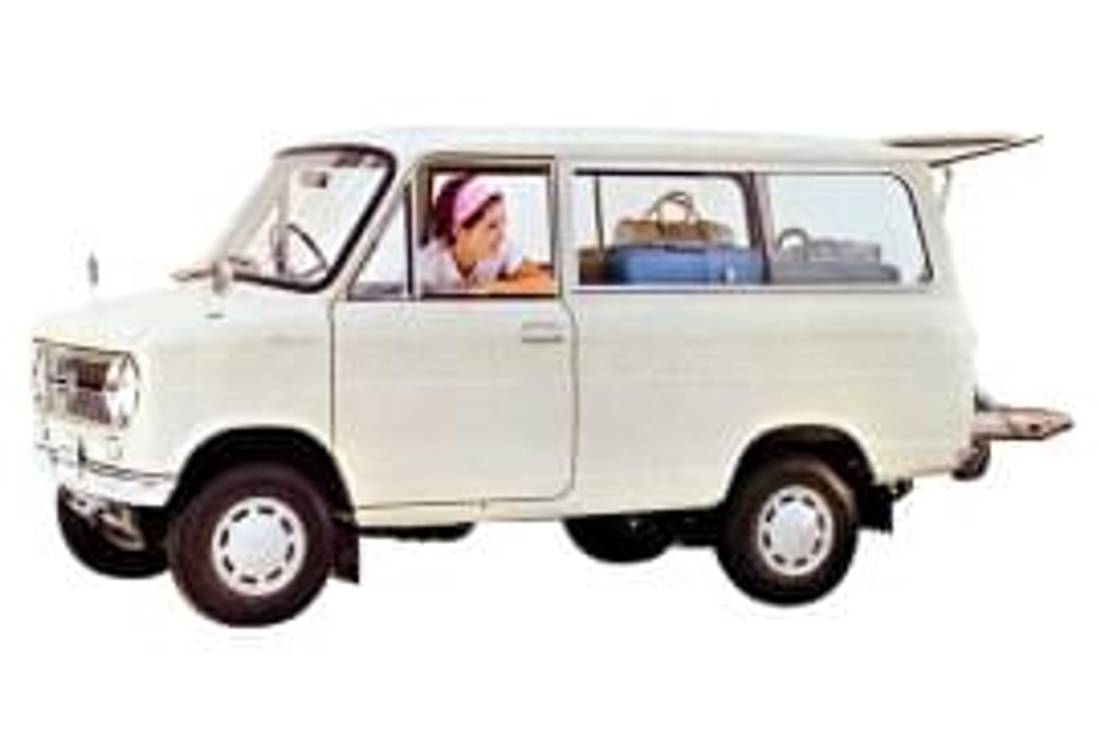 Suzuki Carry Van privit din lateral