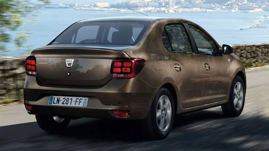 Dacia Logan vedere din spate