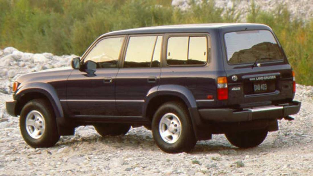 Toyota Land Cruiser vedere din spate