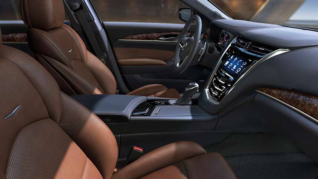 interiorul Cadillac CTS