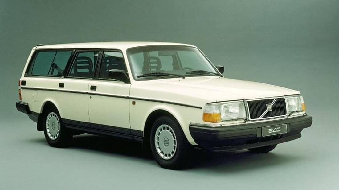 Volvo 240 exterior