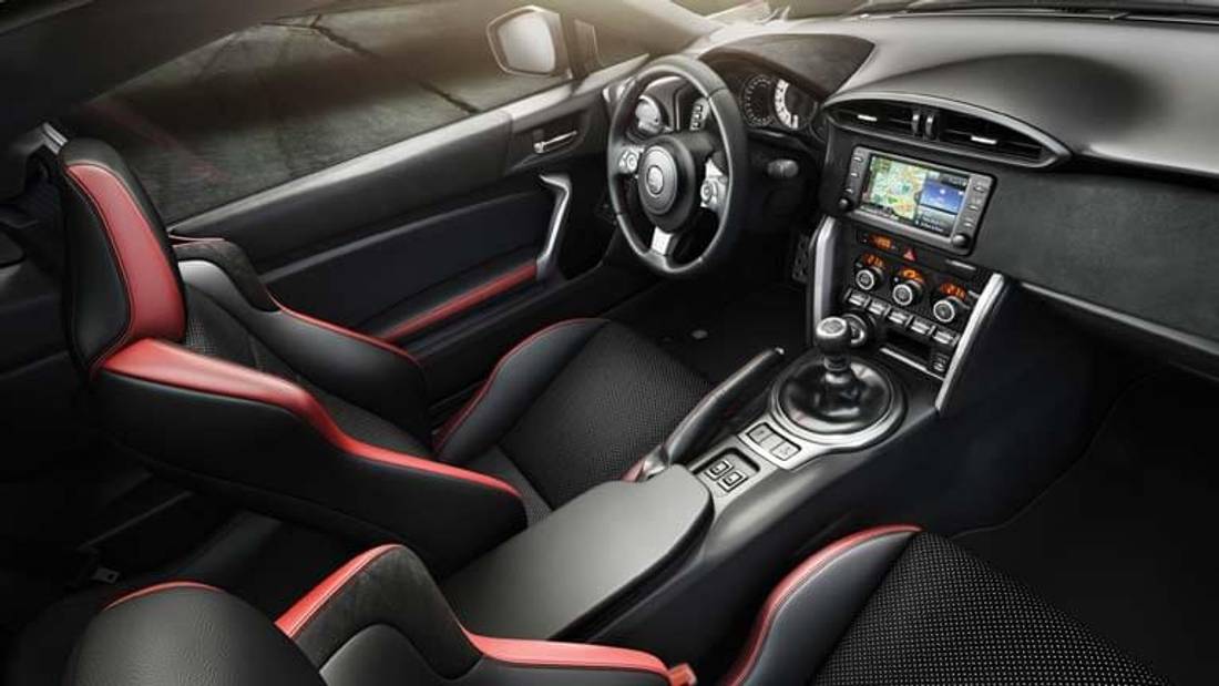 vedere interior Toyota GT86