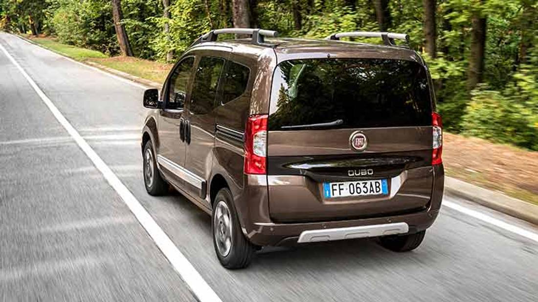 Fiat Qubo privit din spate