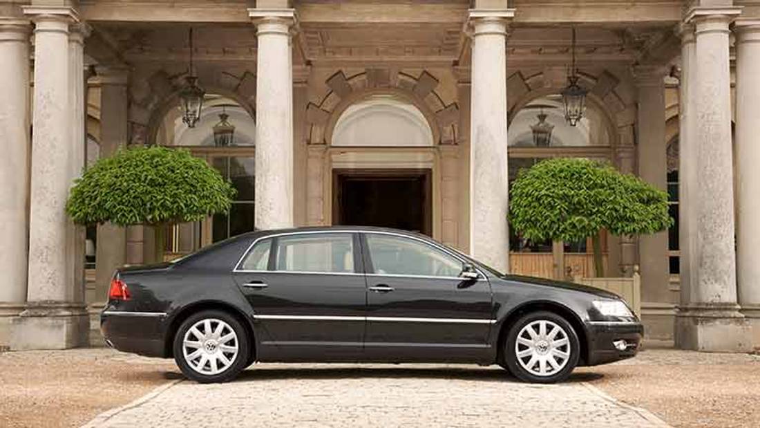 Volkswagen Phaeton privit din lateral