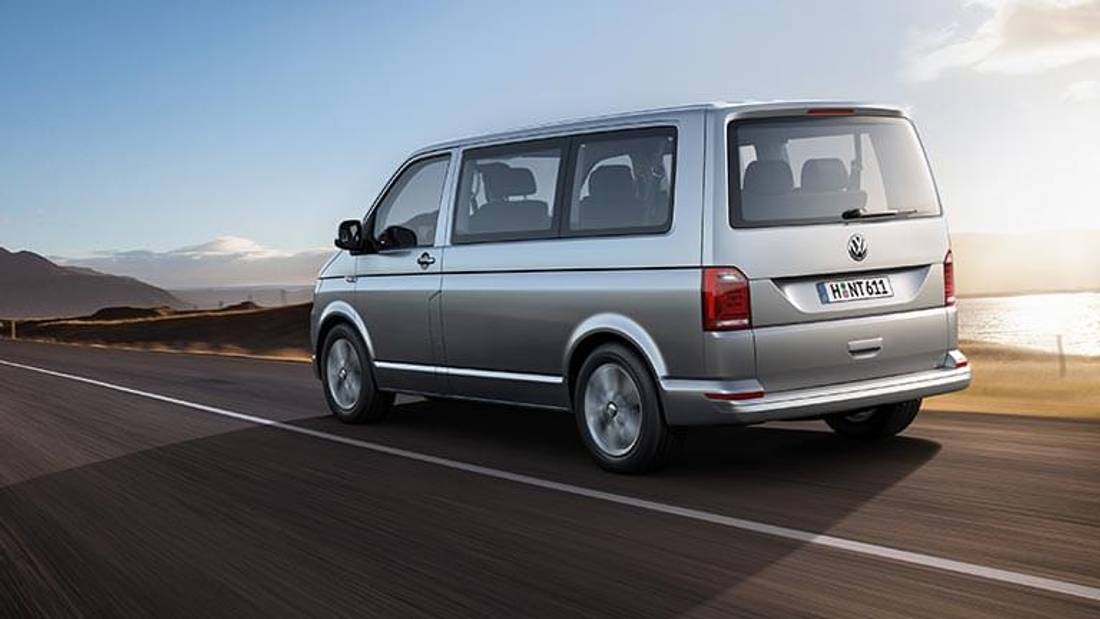 Volkswagen Transporter privit din spate