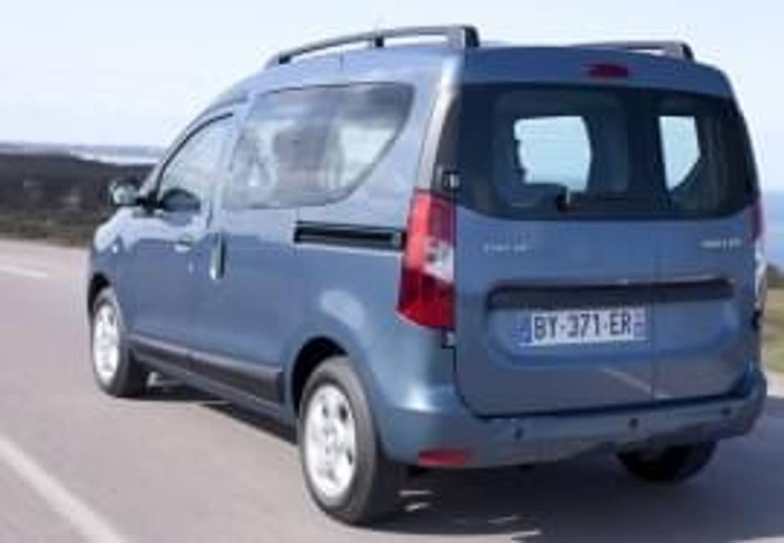 Dacia Dokker privită din spate