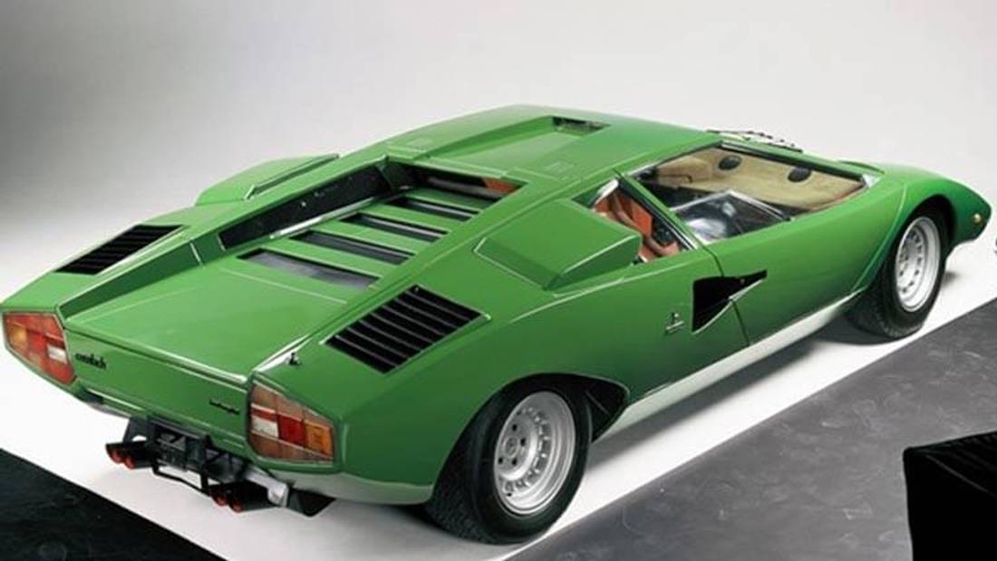 Vedere de sus Lamborghini Countach