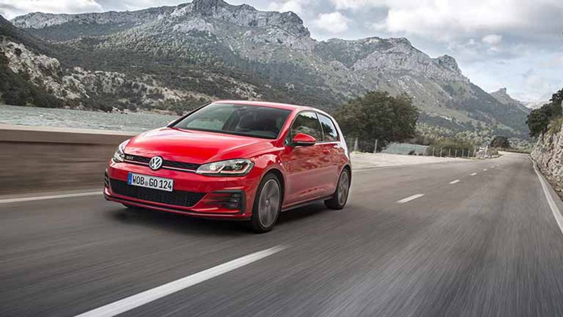 vedere din fata Volkswagen Golf