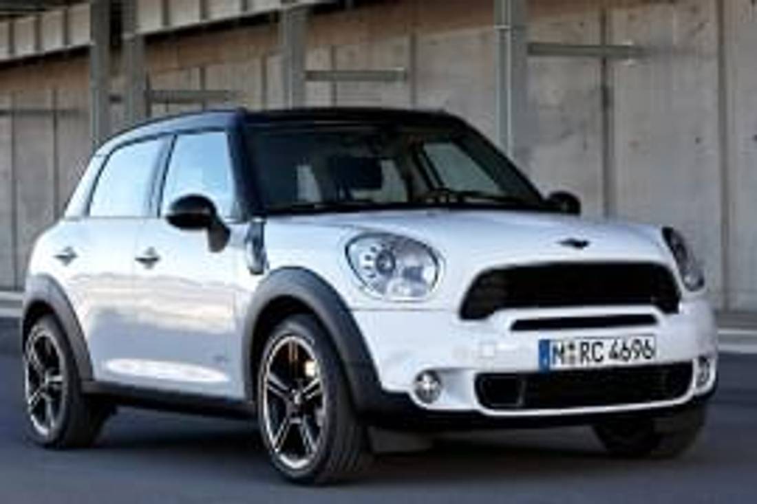 Mini Countryman din față