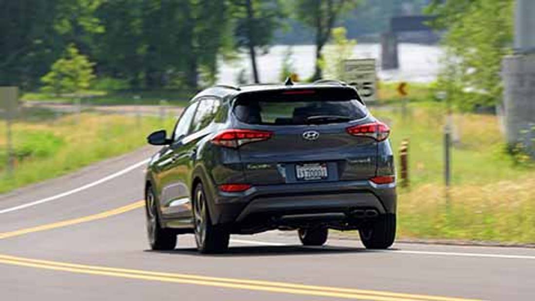 Hyundai Tucson din spate