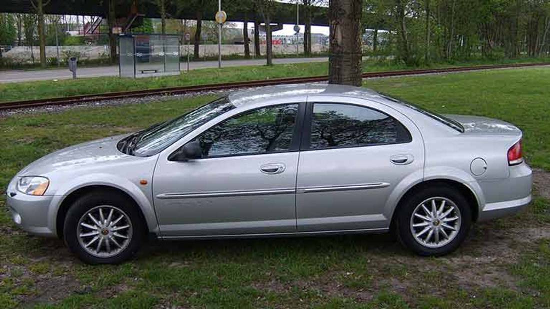 interiorul Chrysler Sebring