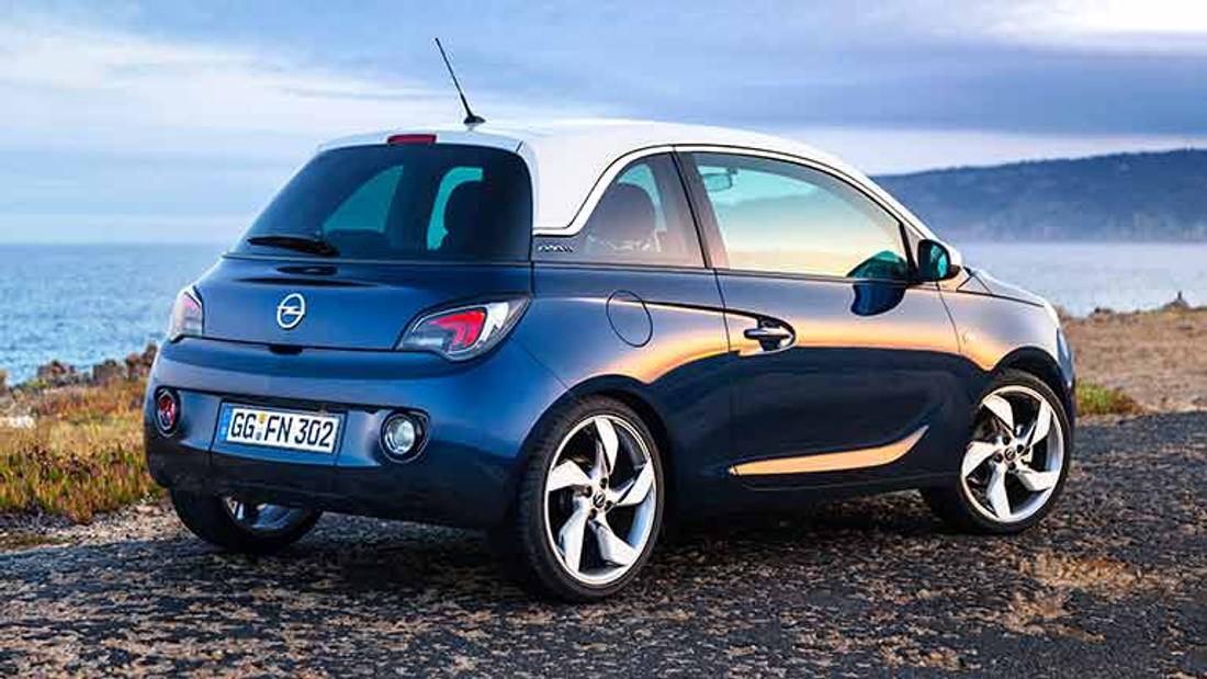 Opel Adam vedere din spate