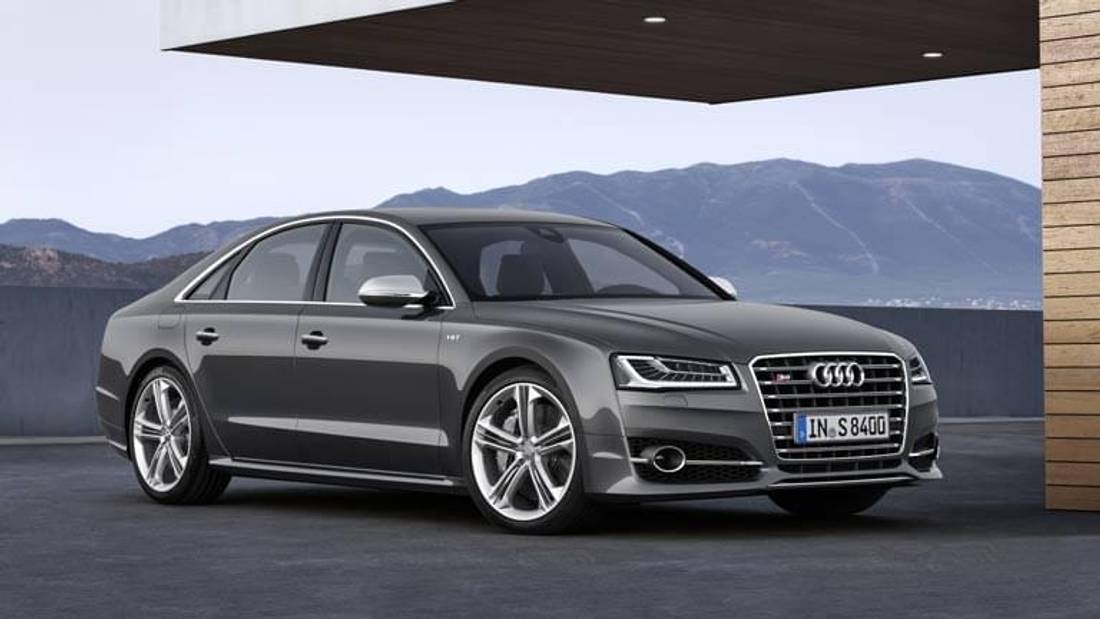 Audi S8 privit din fata