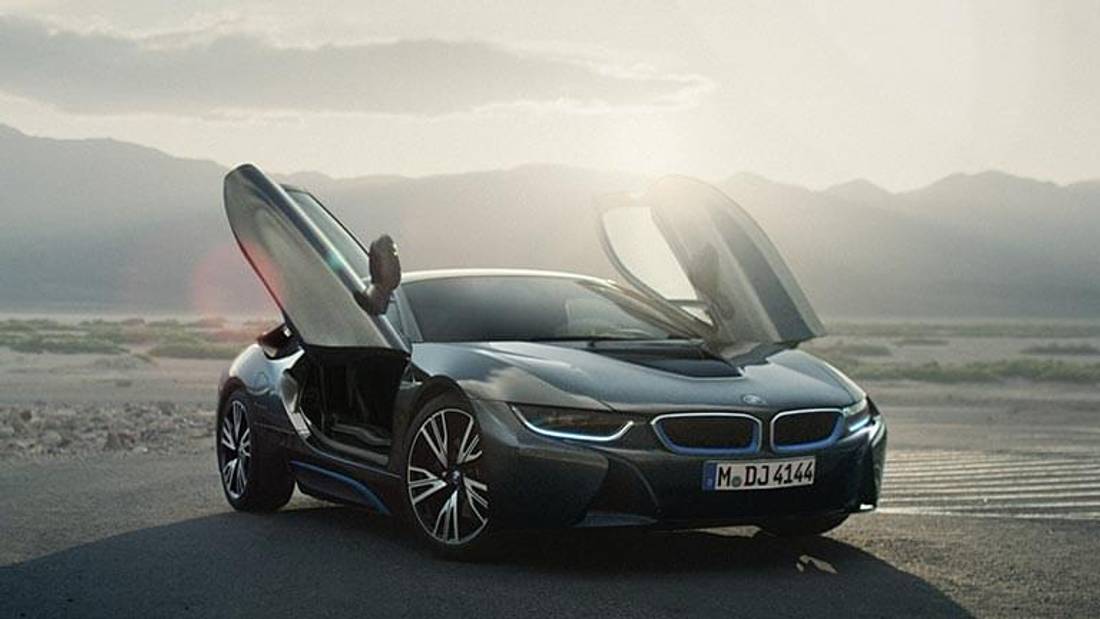 BMW i8 privit din lateral