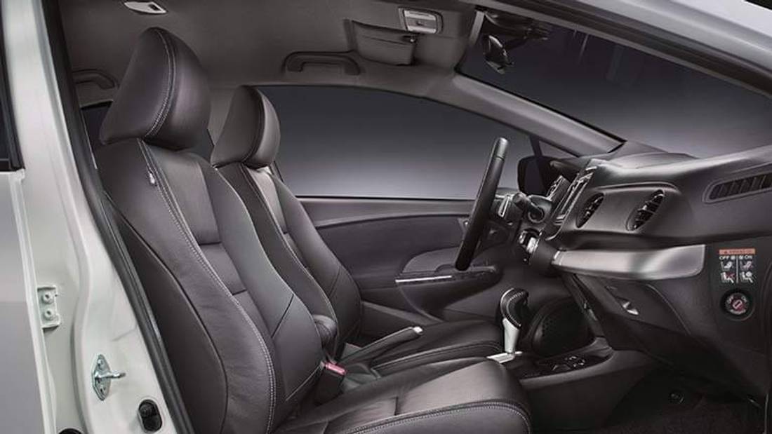 interiorul Honda Insight