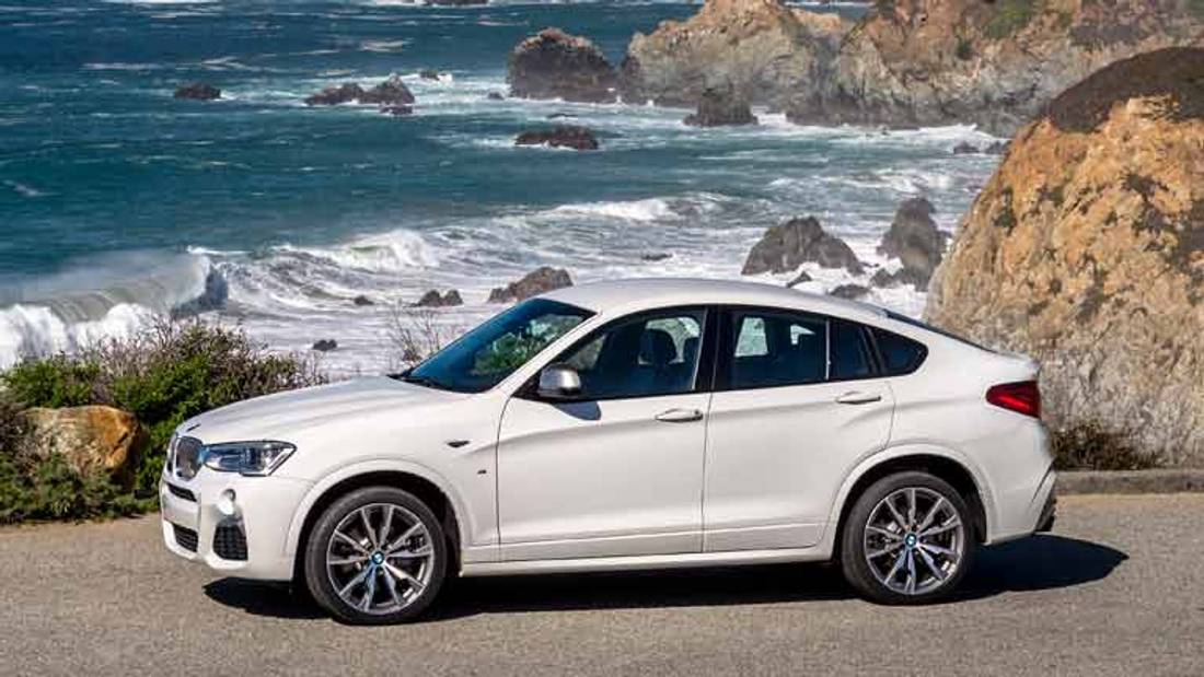 BMW X4 vedere din lateral